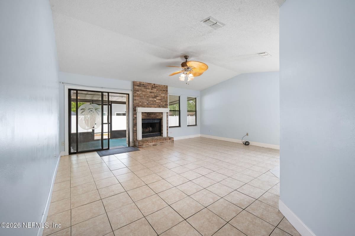 8121 MORRISTOWN Trail, Jacksonville, FL 32244 3