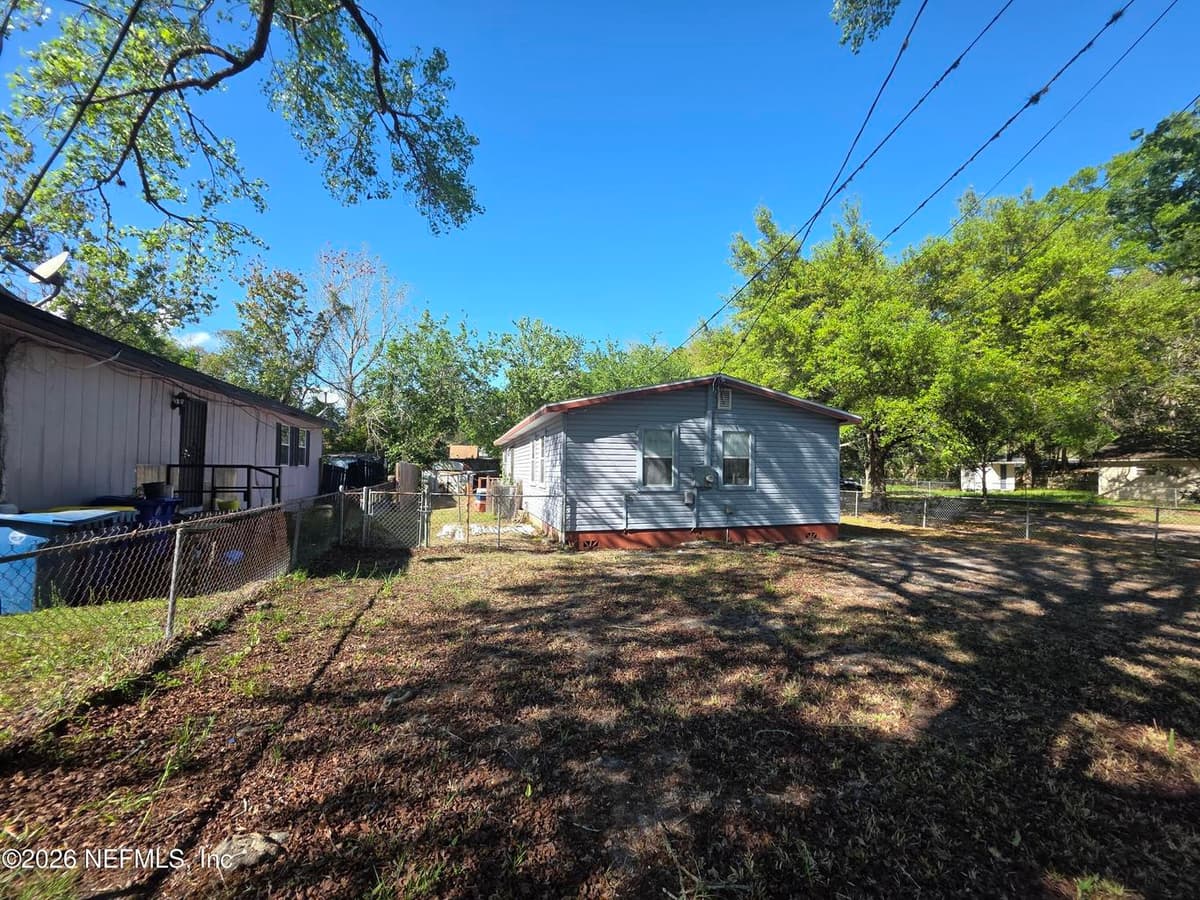 5704 XAVIER Road, Jacksonville, FL 32209 3