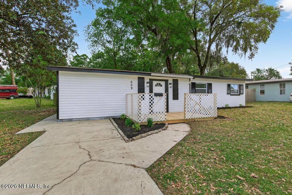609 WREN Road, Jacksonville, FL 32216 2