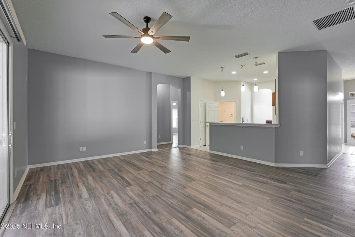 695 SID Drive, Jacksonville, FL 32218 2