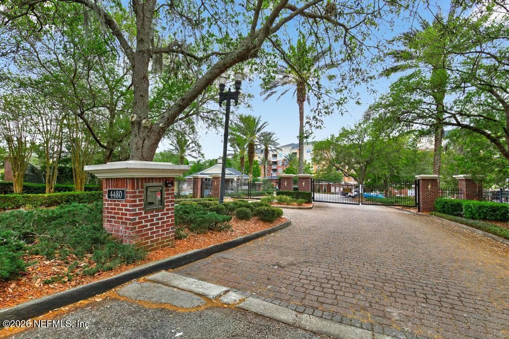 4480 DEERWOOD LAKE Parkway 431, Jacksonville, FL 32216 2