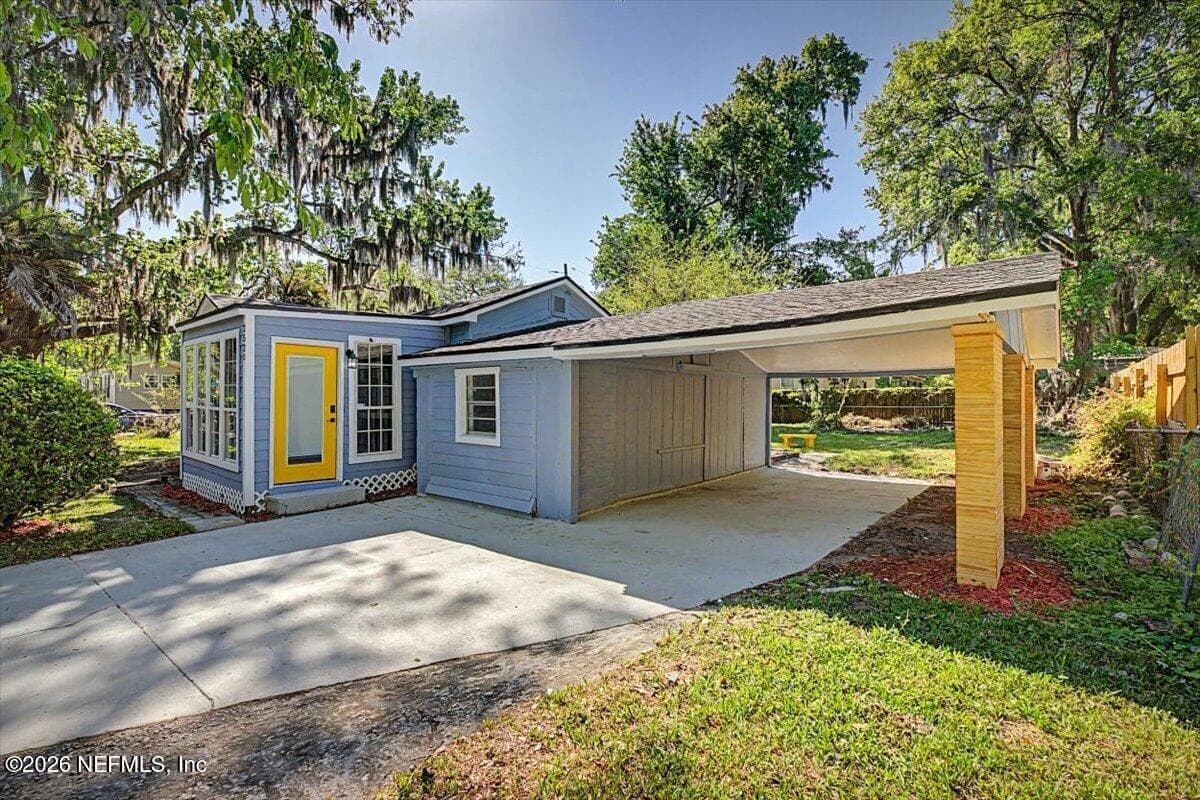 2520 LARSEN Road, Jacksonville, FL 32207 2