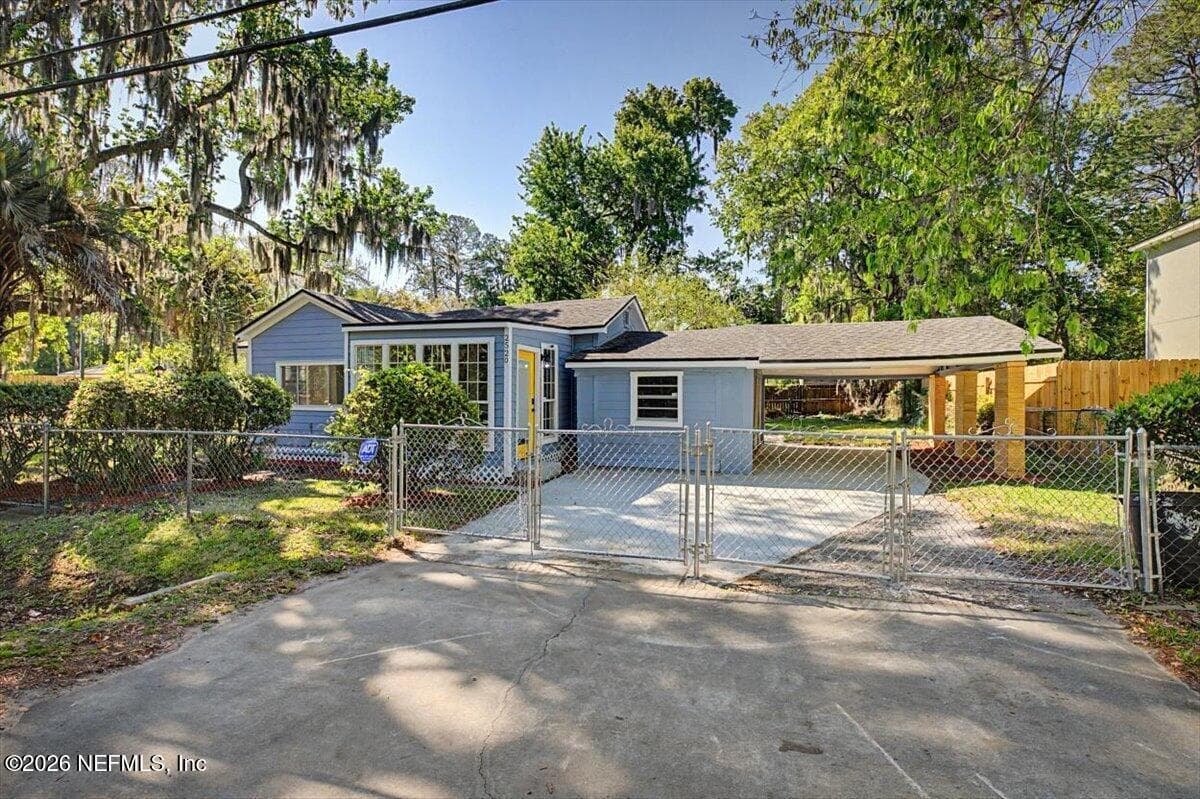 2520 LARSEN Road, Jacksonville, FL 32207 3