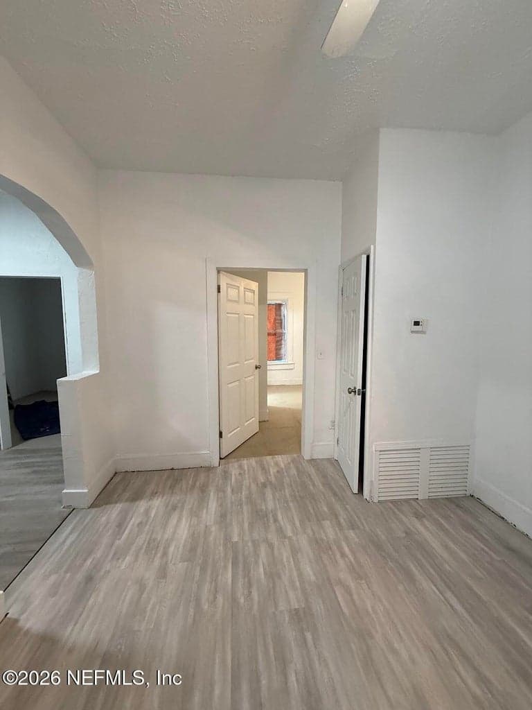 1555 W 6TH Street, Jacksonville, FL 32209 3