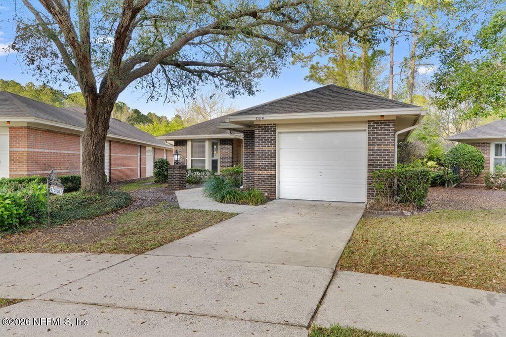 4557 MIDDLETON PARK Circle W, Jacksonville, FL 32224 2