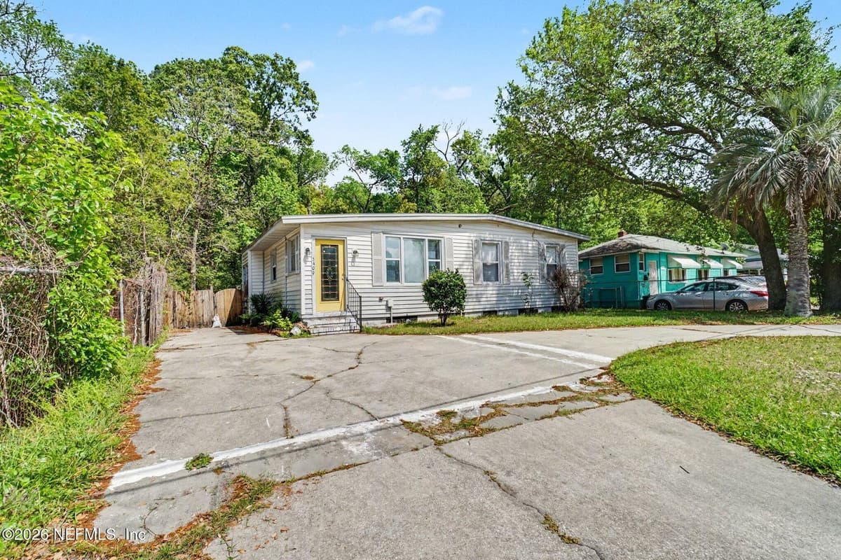 5409 BUNCHE Drive, Jacksonville, FL 32209 2
