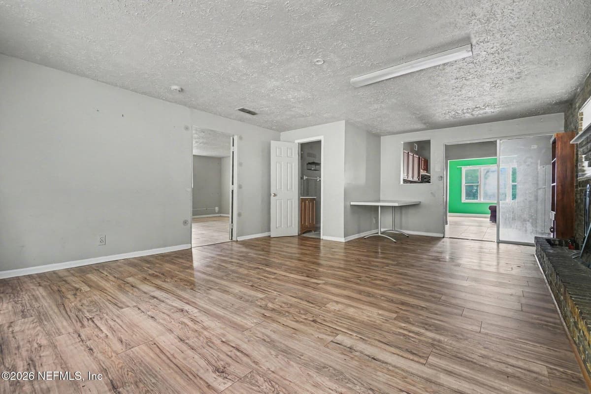 5409 BUNCHE Drive, Jacksonville, FL 32209 3