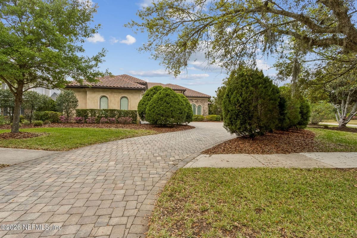 5226 COMMISSIONERS Drive, Jacksonville, FL 32224 3