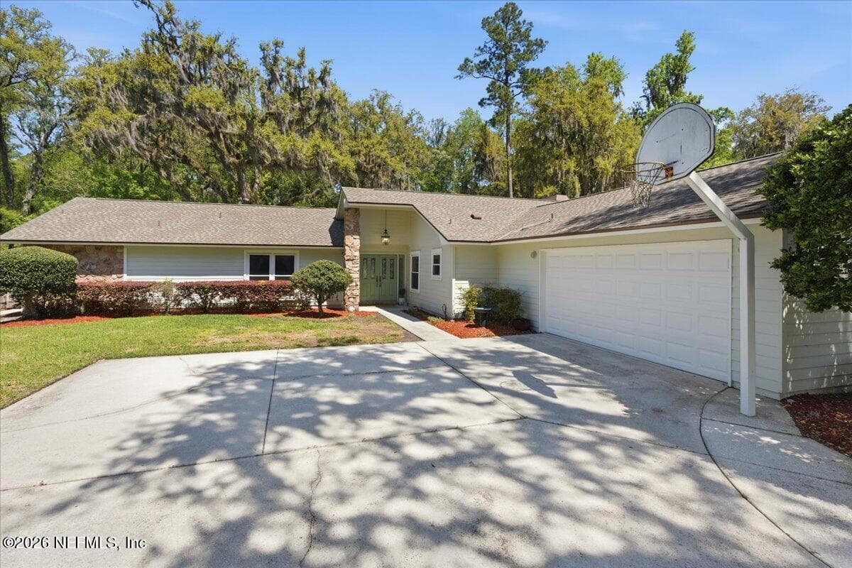 8233 OLD PORT Circle N, Jacksonville, FL 32216