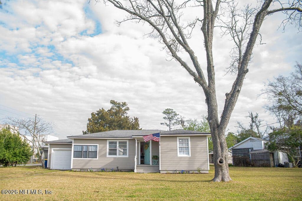 217 N BON AIR Drive, Jacksonville, FL 32218 3