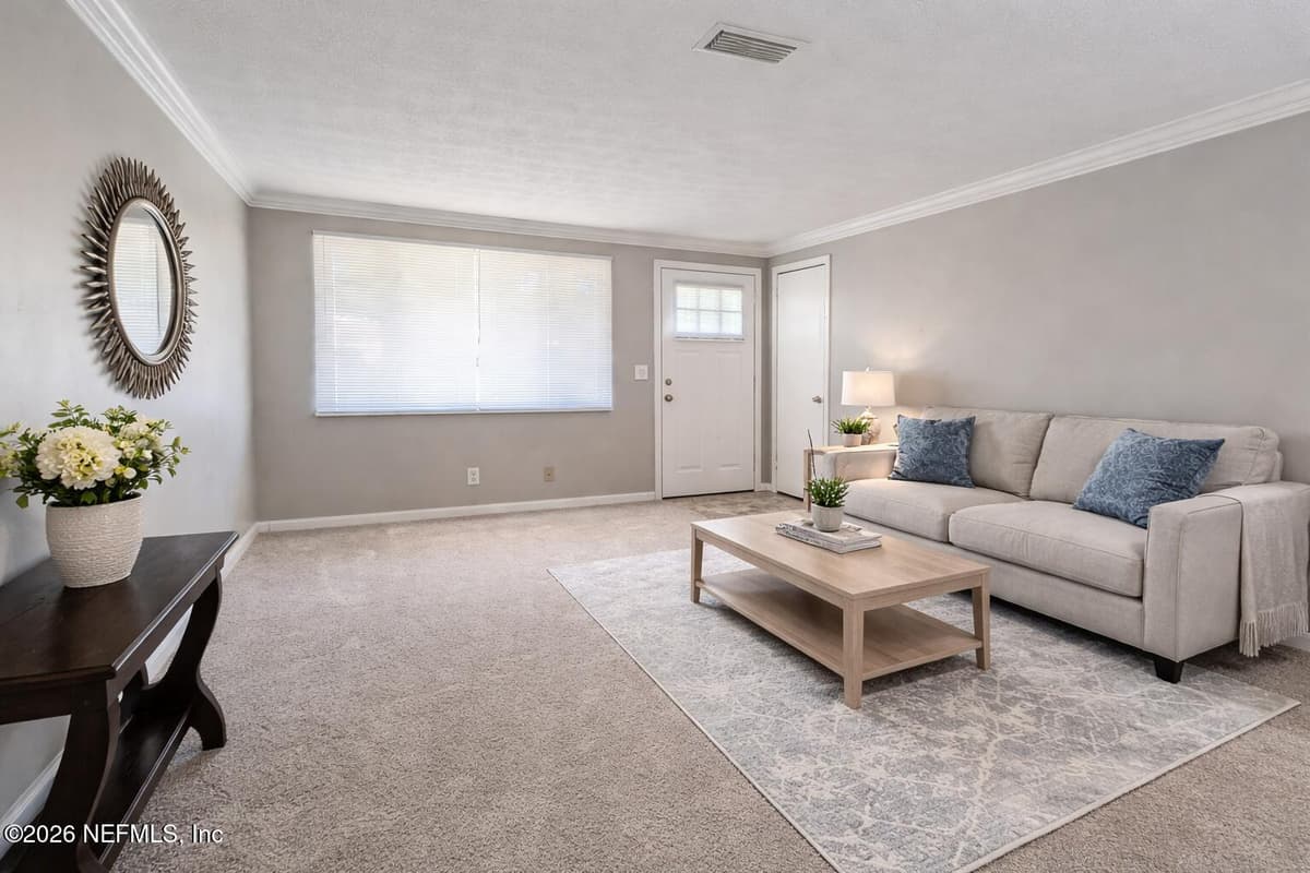 6978 ROBERT F KENNEDY Circle, Jacksonville, FL 32209 2