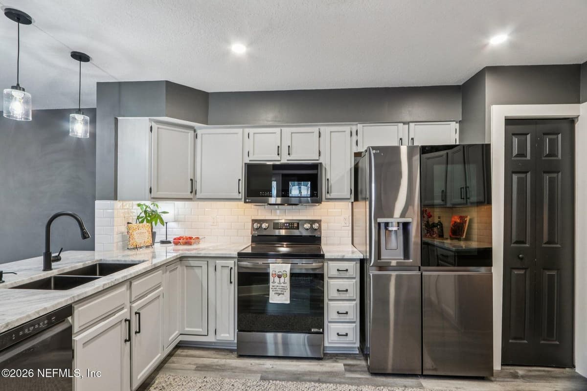 363 SHERRY Drive, Atlantic Beach, FL 32233 2