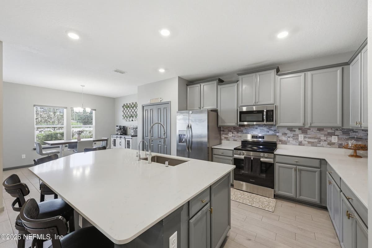 4225 ZIDAL Court, Jacksonville, FL 32277 2