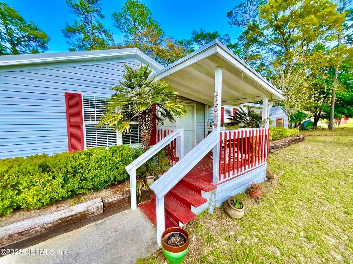 129 CRYSTAL LAKE Drive, Melrose, FL 32666 2