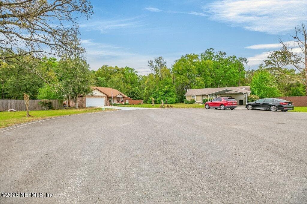 8111 CAYUGA Trail N, Jacksonville, FL 32244 2