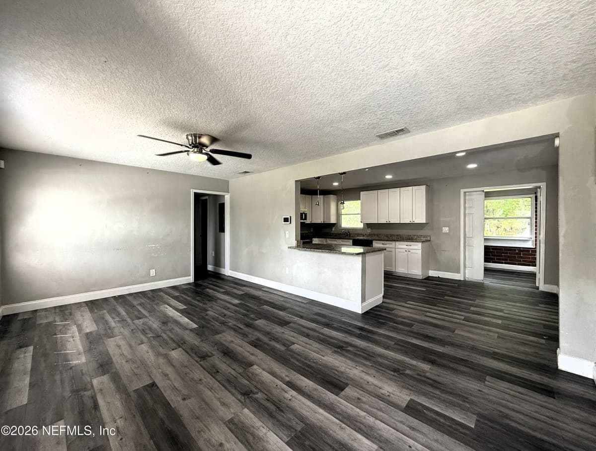 6557 LOU Drive N, Jacksonville, FL 32216 3