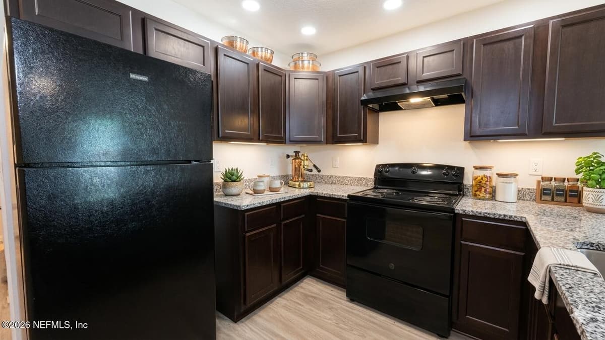 8503 MCGIRTS VILLAGE Lane, Jacksonville, FL 32210 3