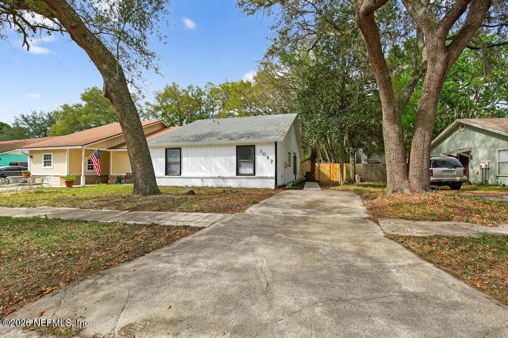 1067 WILLOW COVE Court W, Jacksonville, FL 32233 3