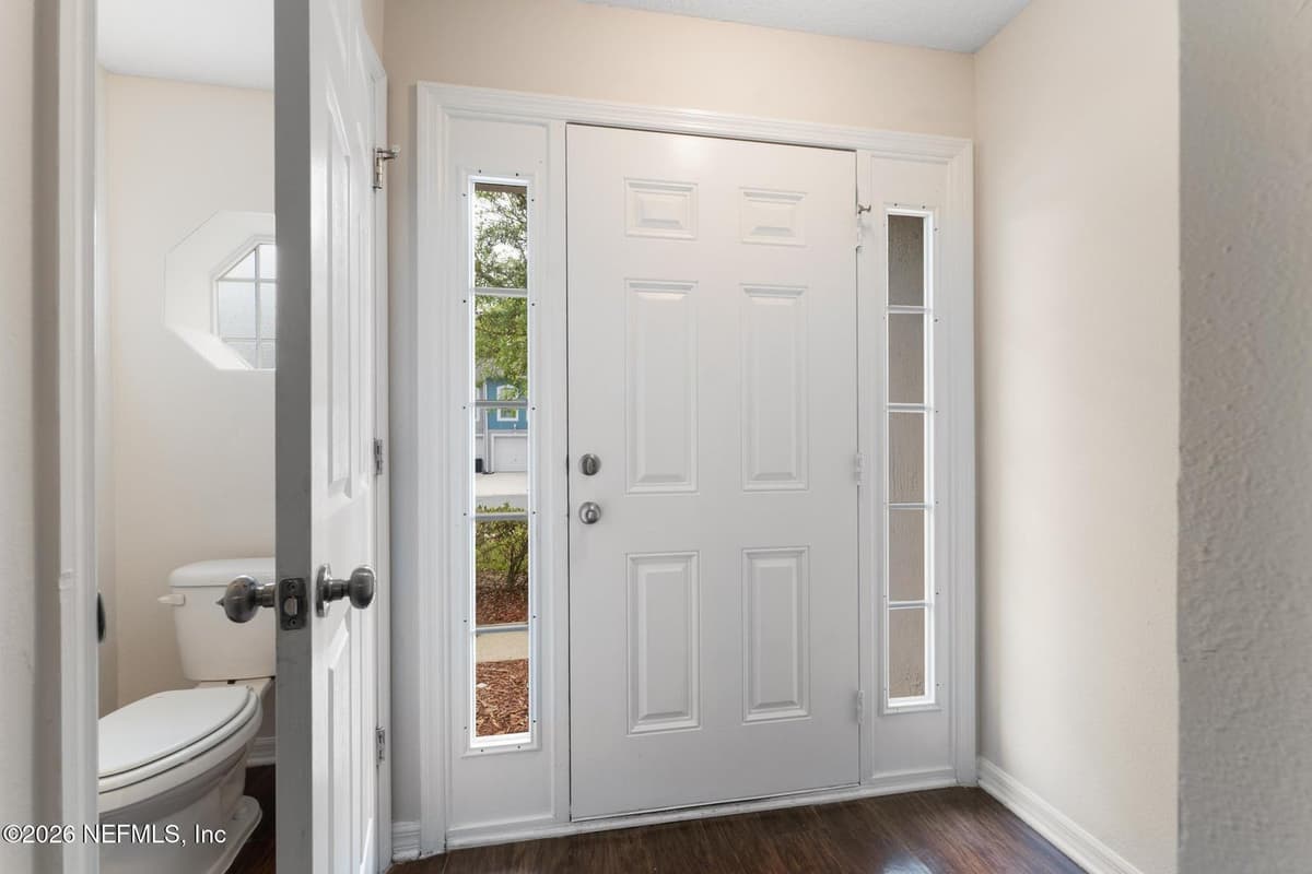 7398 PALM HILLS Drive, Jacksonville, FL 32244 2