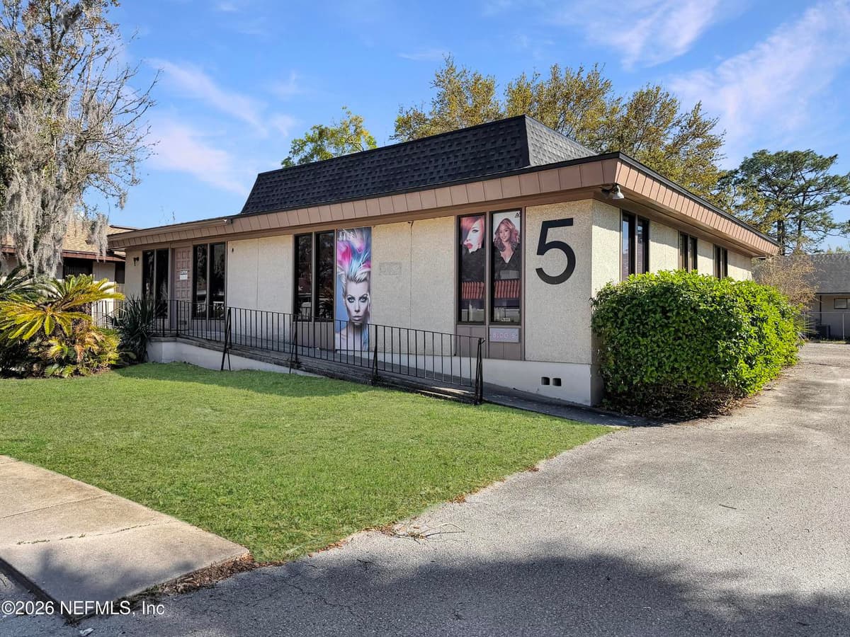 4131 UNIVERSITY Boulevard S 5, Jacksonville, FL 32216 2