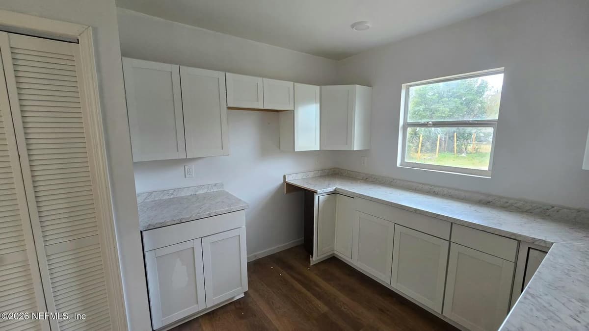 3736 PINE VIEW Circle, Jacksonville, FL 32207 2