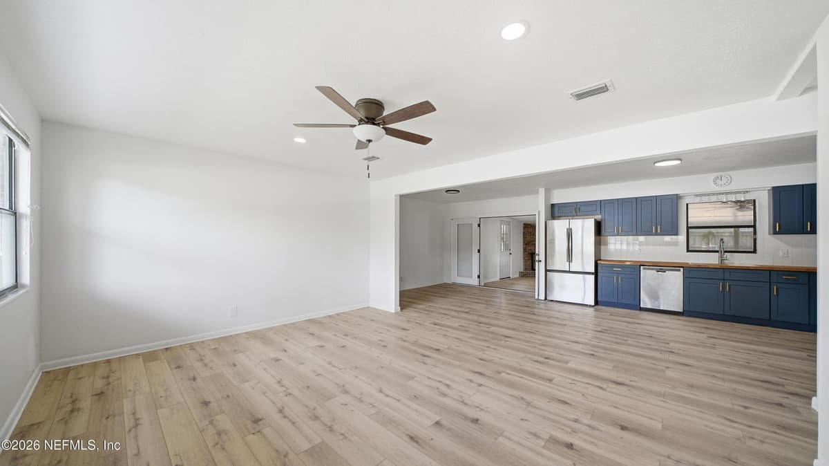 5957 CARREVERO Drive S, Jacksonville, FL 32216 3