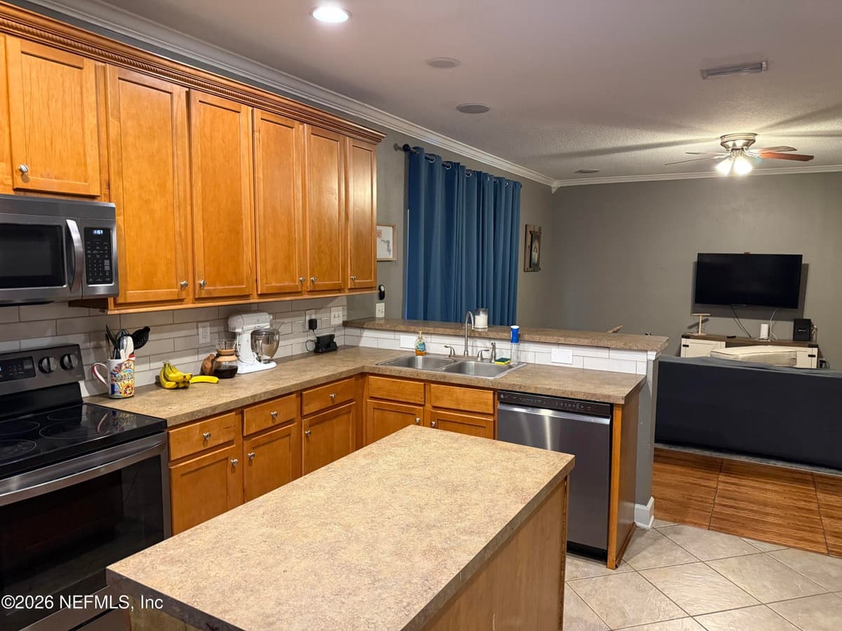 12404 CADLEY Circle, Jacksonville, FL 32219 2