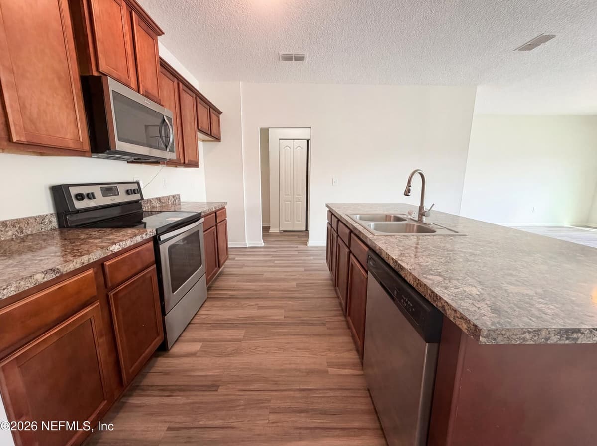 8592 DYLAN MICHAEL Drive, Jacksonville, FL 32210 2