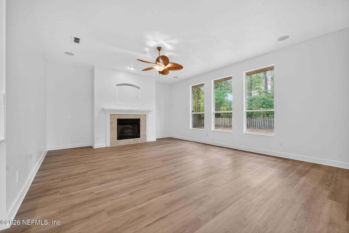 10958 CRICHTON Road, Jacksonville, FL 32221 2