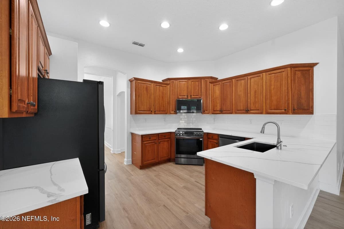 10958 CRICHTON Road, Jacksonville, FL 32221 3