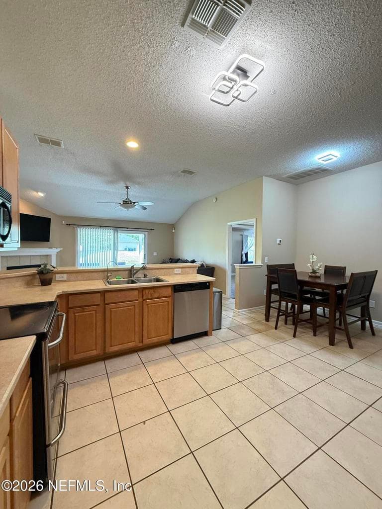 11017 APPLE BLOSSOM Trail W, Jacksonville, FL 32218, Jacksonville, FL - photo 2