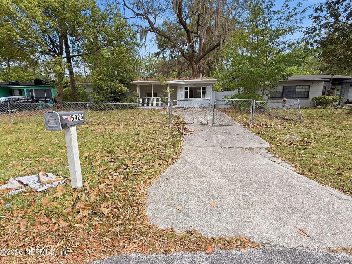 5925 OAKLANE Drive, Jacksonville, FL 32244 2