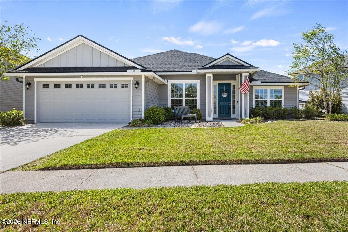 1730 LINDA LAKES Lane, Middleburg, FL 32068