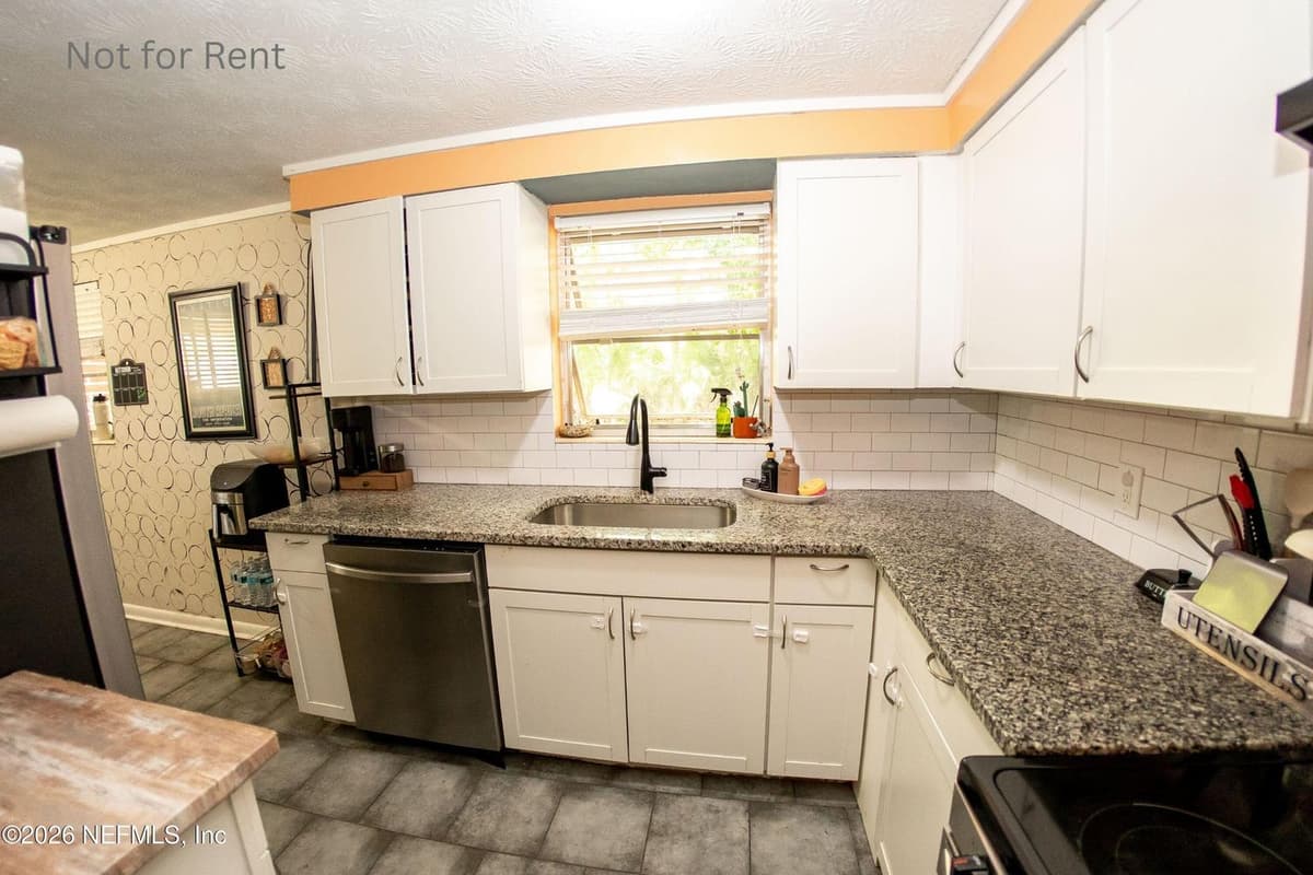 7584 RABORN Lane, Jacksonville, FL 32210 2