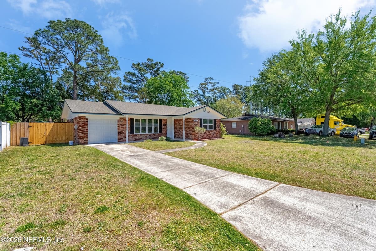 7925 PRAVER Drive E, Jacksonville, FL 32217 3