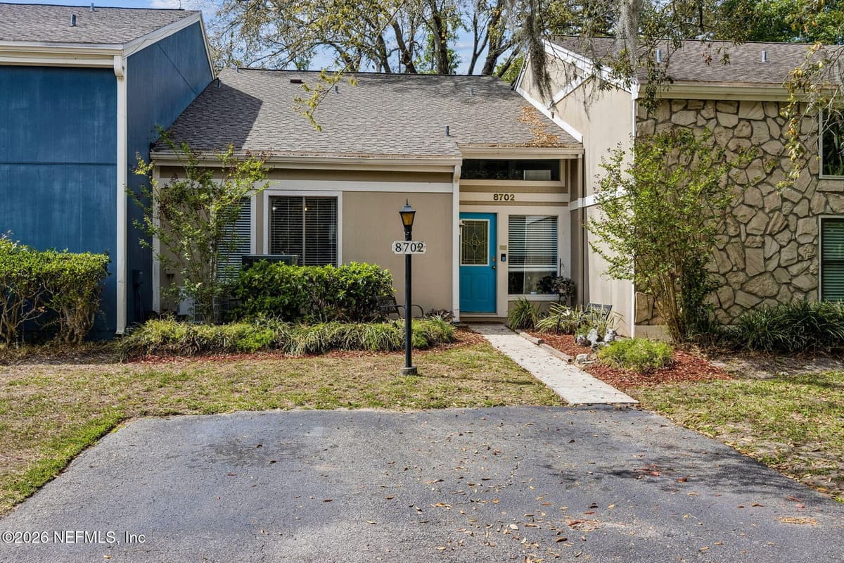 8702 COMO LAKE Drive, Jacksonville, FL 32256 3