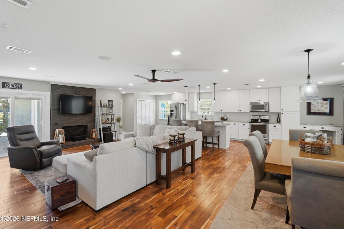 2439 PIRATE Court, Jacksonville, FL 32224 3