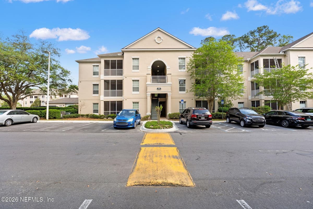 8601 BEACH Boulevard 320, Jacksonville, FL 32216 2