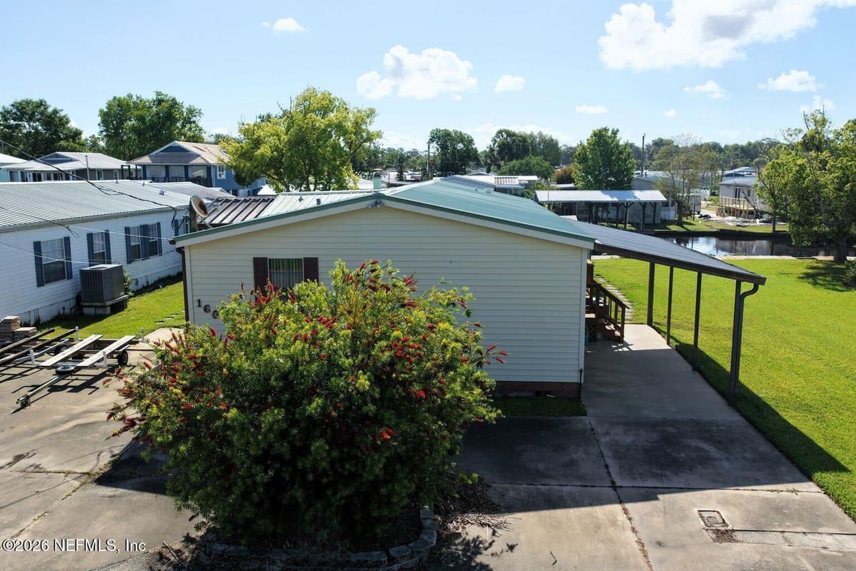160 MOONLITE Drive, Satsuma, FL 32189 2