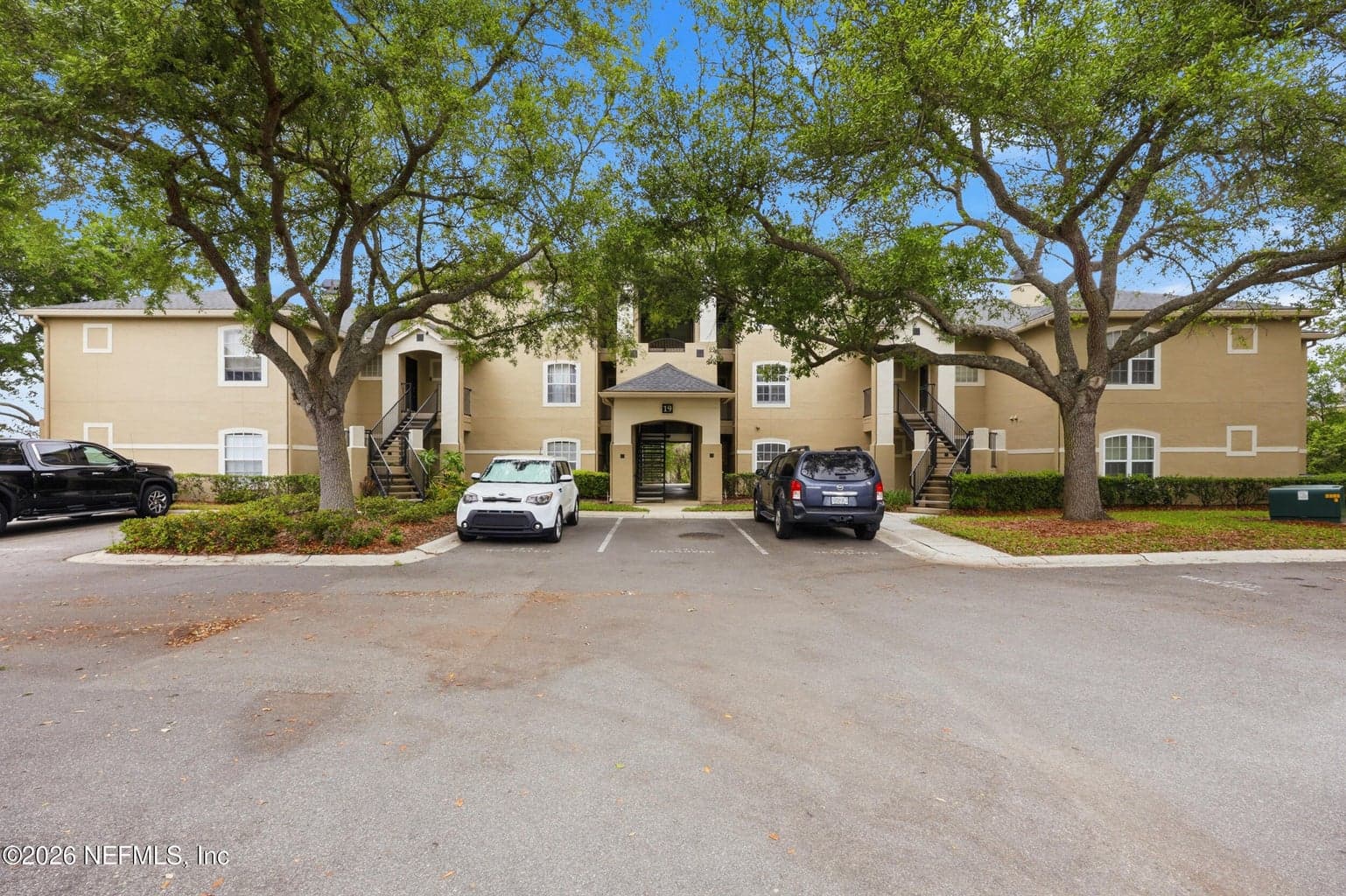 1701 THE GREENS Way 1913, Jacksonville Beach, FL 32250