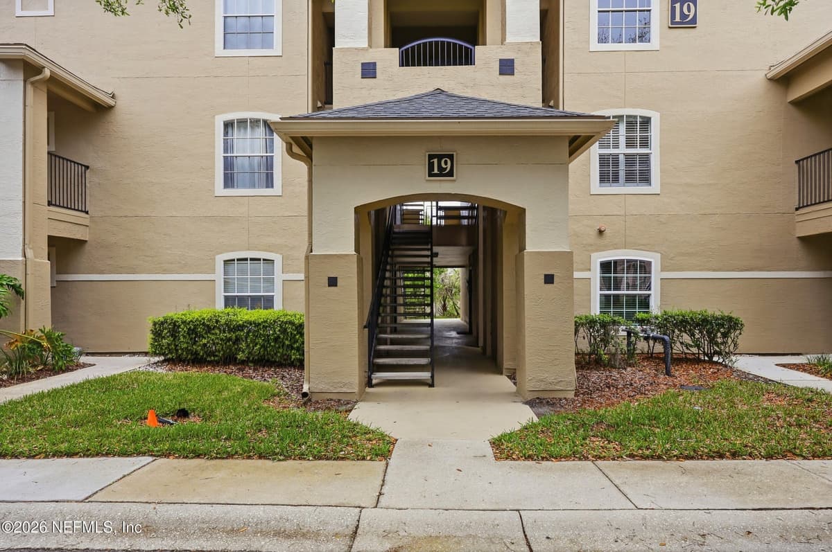 1701 THE GREENS Way 1913, Jacksonville Beach, FL 32250 3