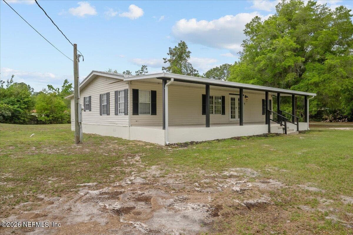 117 BUMPY Lane, Palatka, FL 32177 3