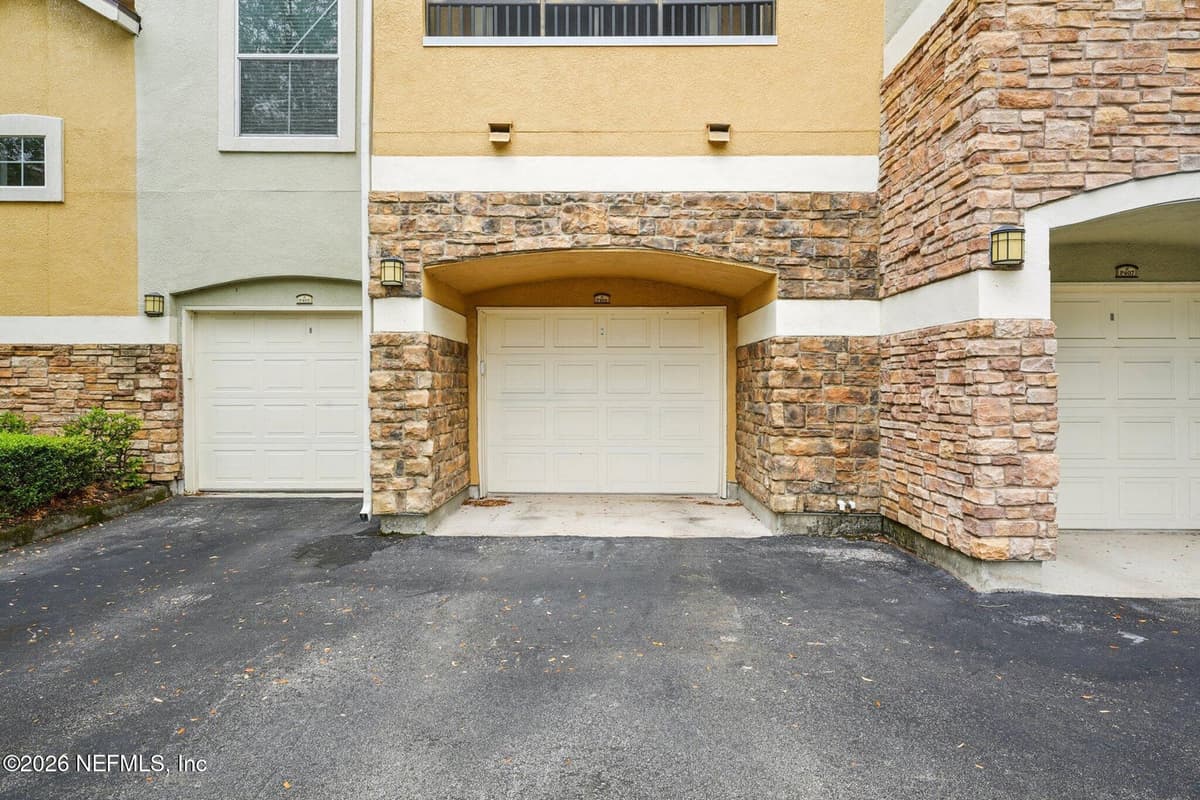 8539 GATE Parkway W 412, Jacksonville, FL 32216 2