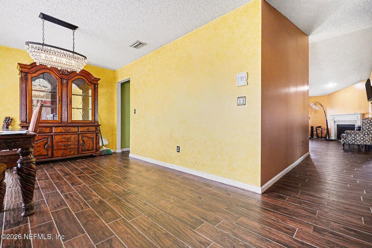 6525 SILK LEAF Lane, Jacksonville, FL 32244 2