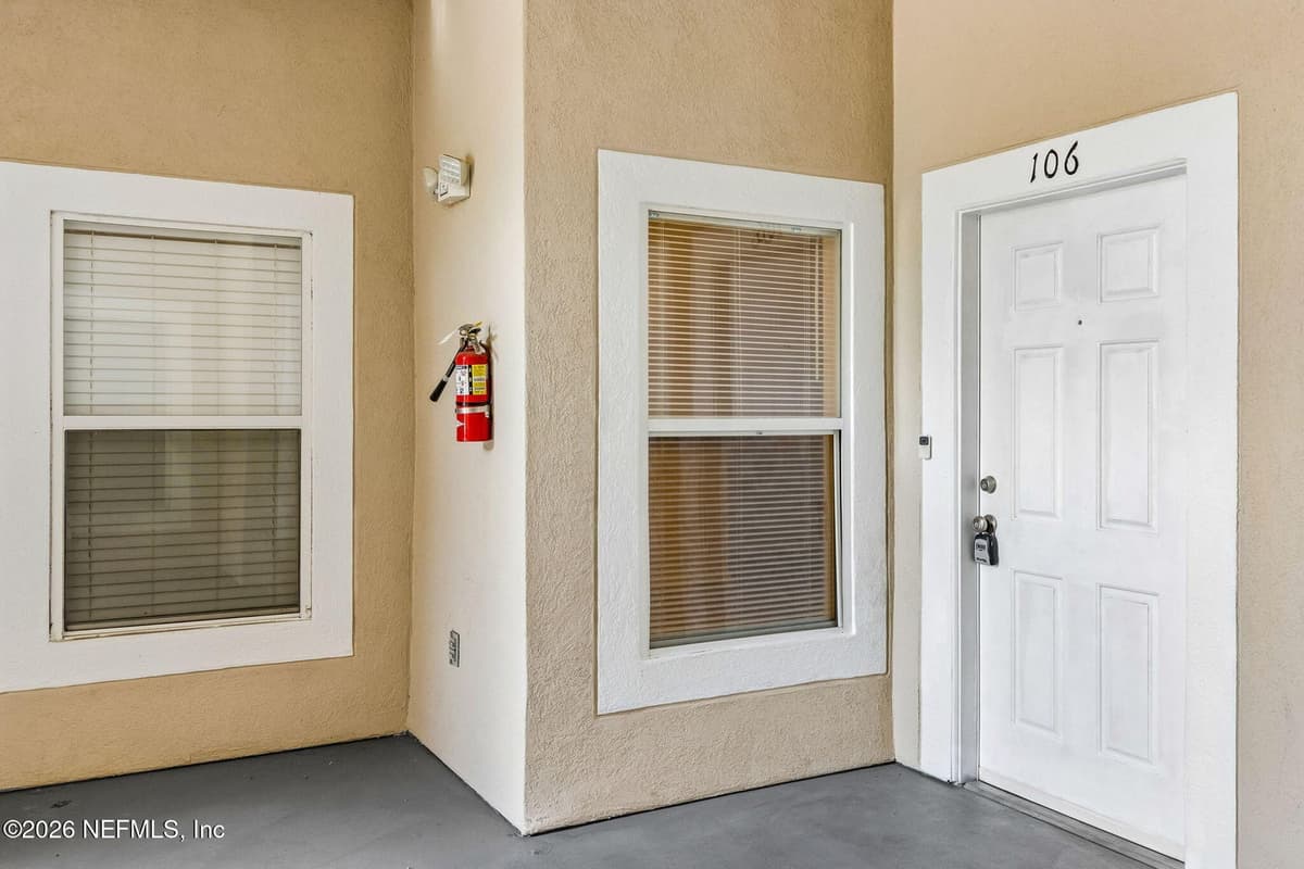 6063 MAGGIES Circle 106, Jacksonville, FL 32244 2