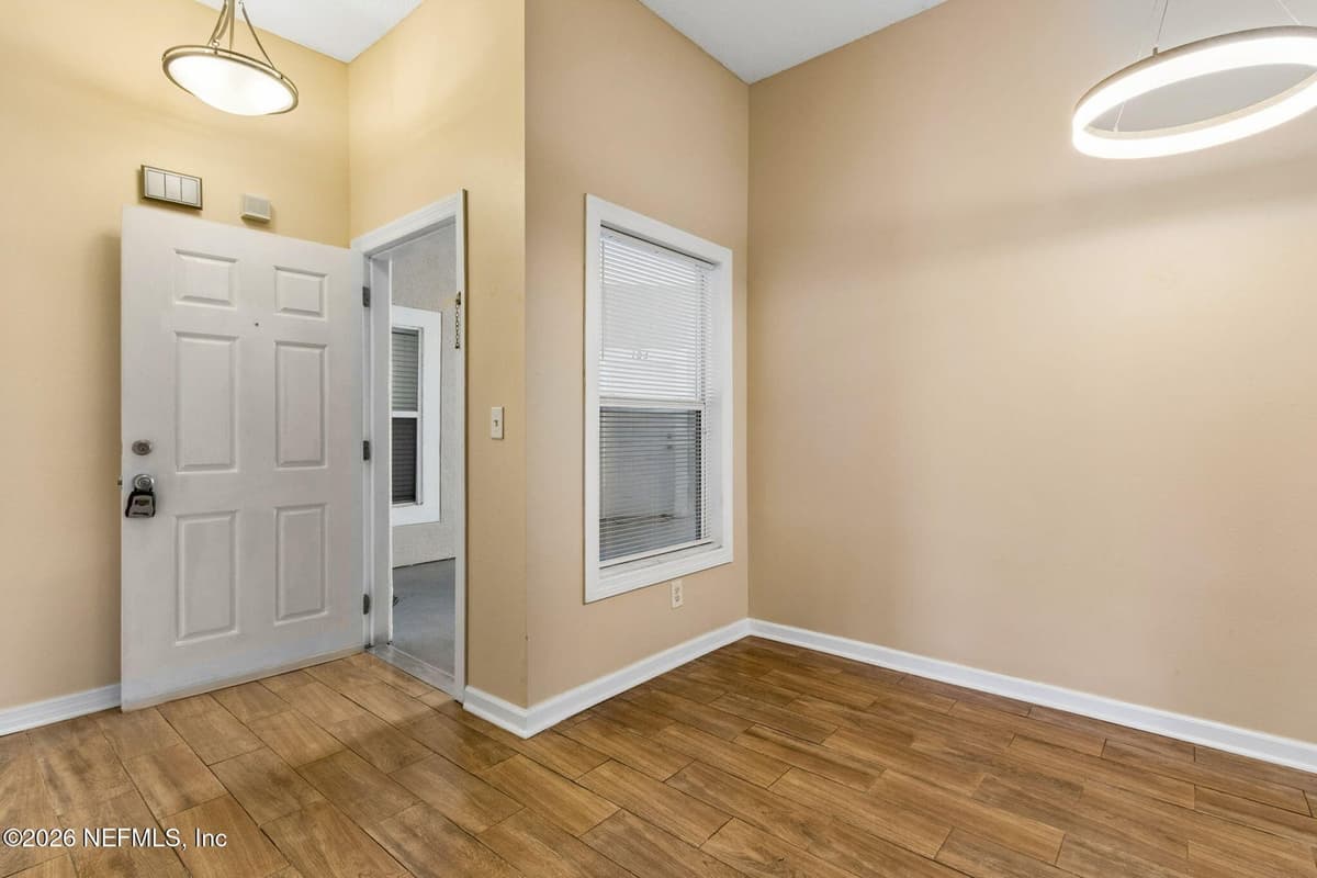 6063 MAGGIES Circle 106, Jacksonville, FL 32244 3