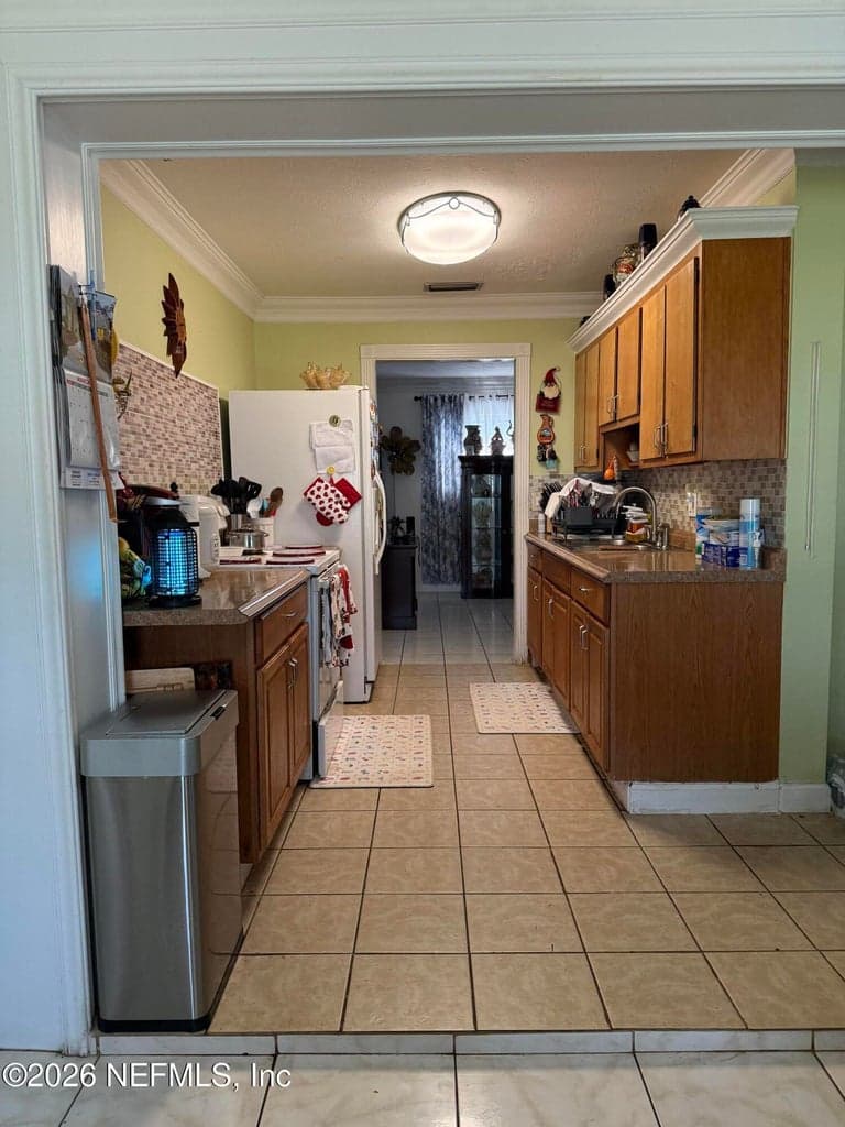850 SAILFISH Drive E, Atlantic Beach, FL 32233 2
