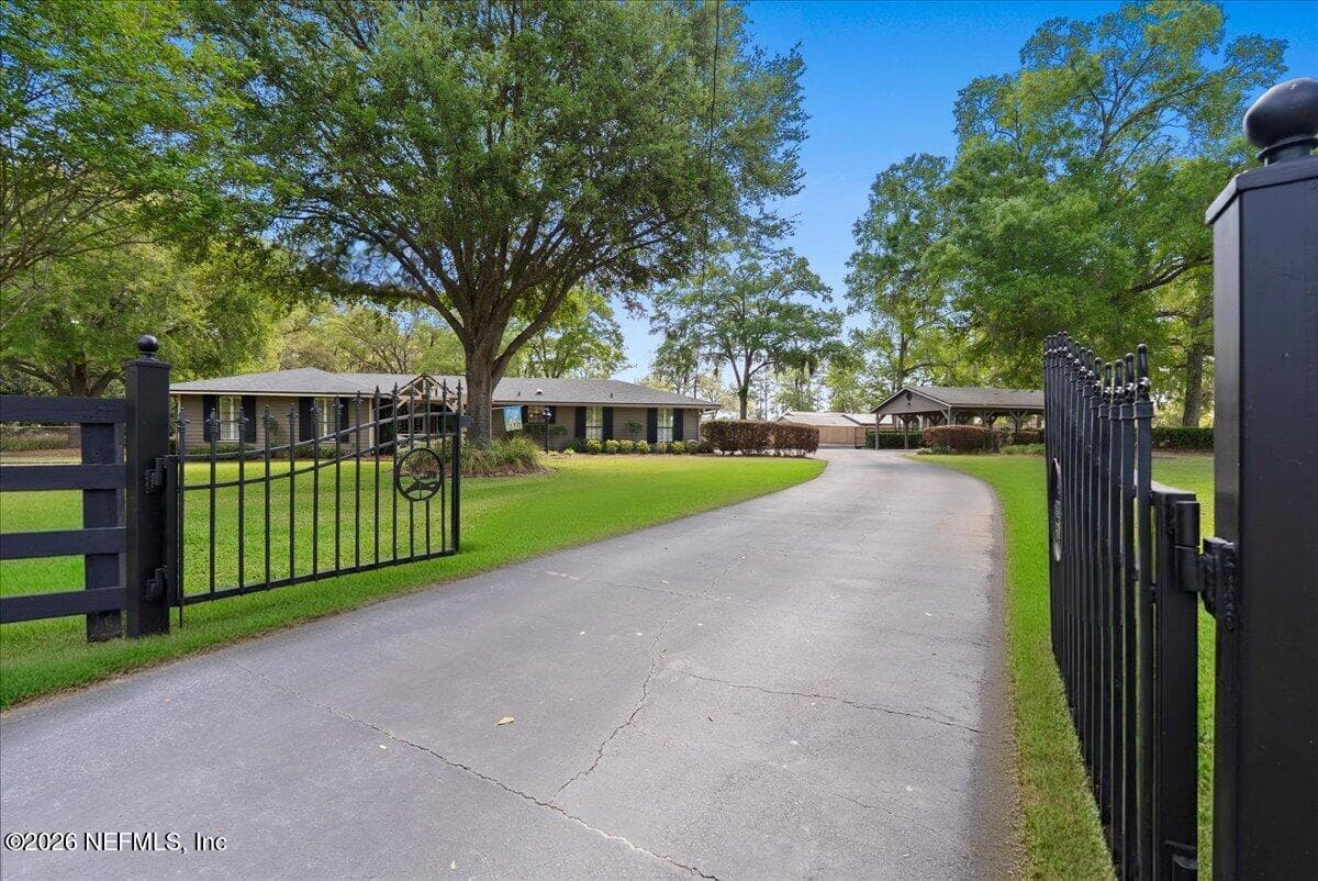 8825 QUAIL ROOST Court, Jacksonville, FL 32220 2