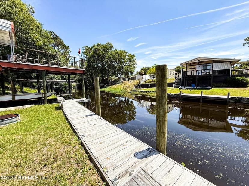 104 WATERWAY Avenue, Satsuma, FL 32189