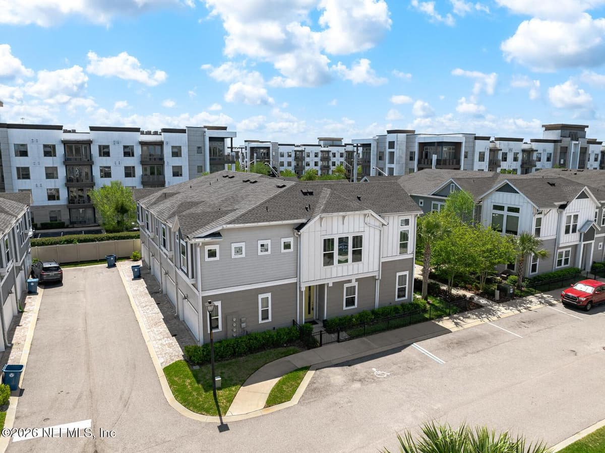 7440 LOGGERHEAD Court, Jacksonville, FL 32256 2